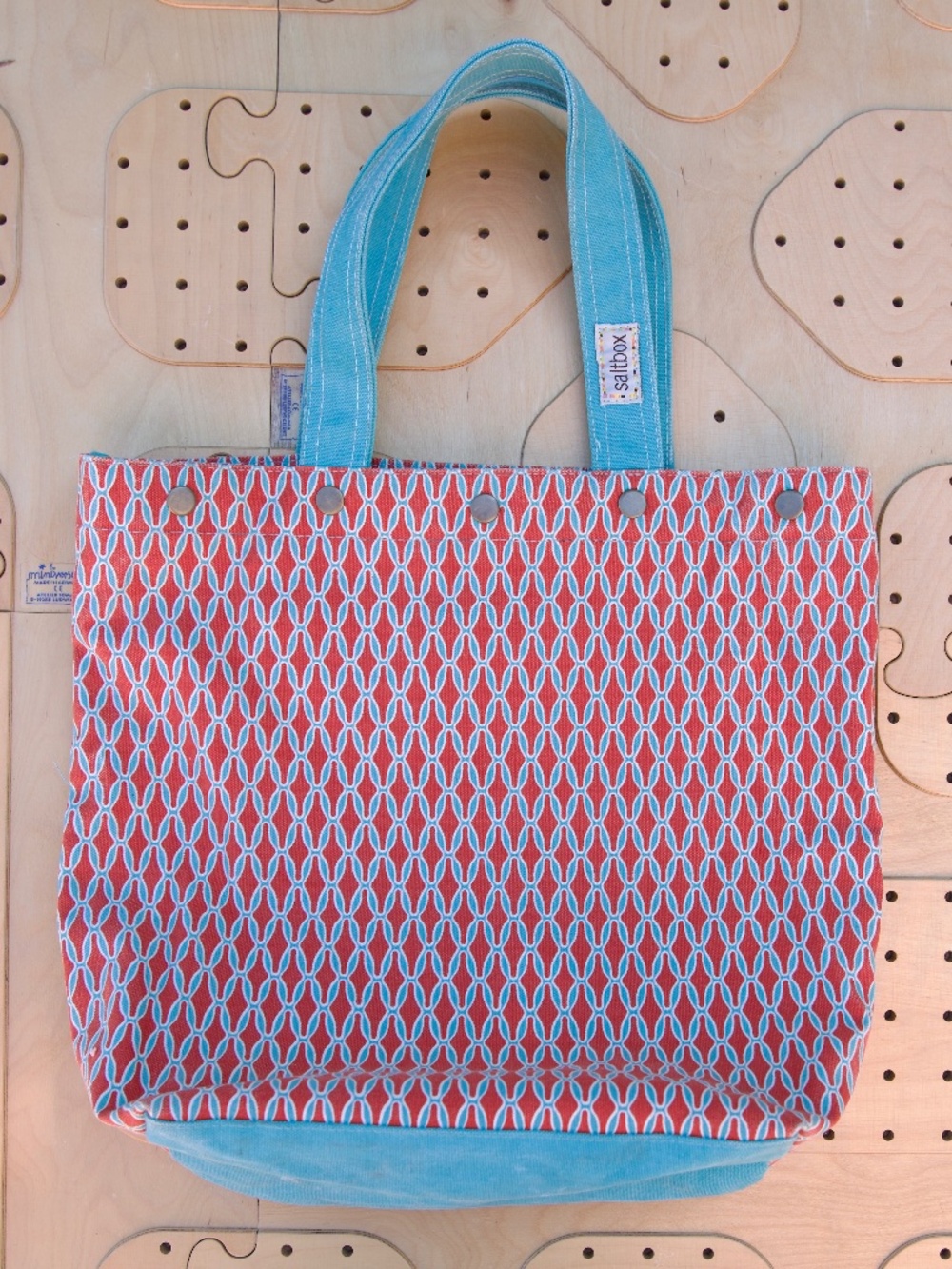 Saltbox NYC Large Canvas Tote Turquoise/Red Retro Woven Fishnet Pattern